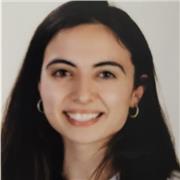 Neolaureata in Giurisprudenza impartisce lezioni di diritto